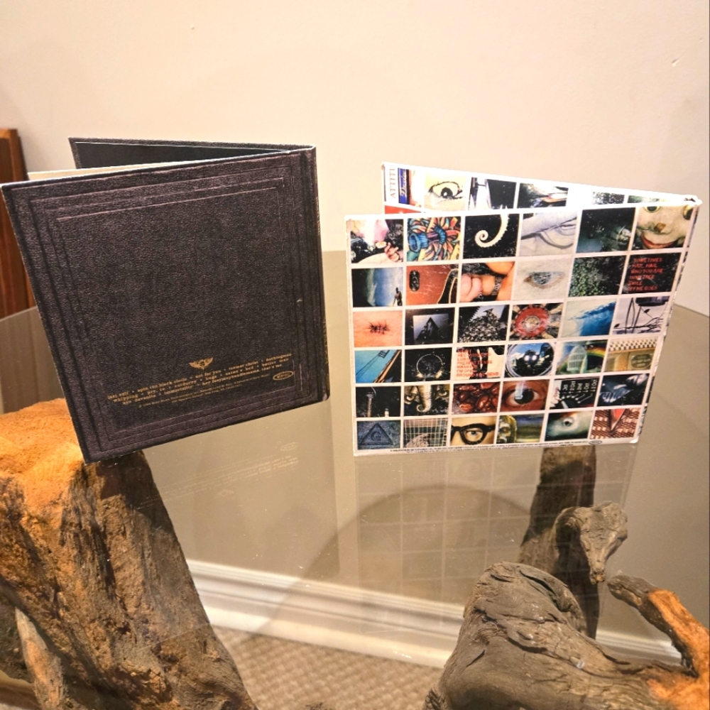 Pearl Jam cd pkg. - Picture 2 of 4